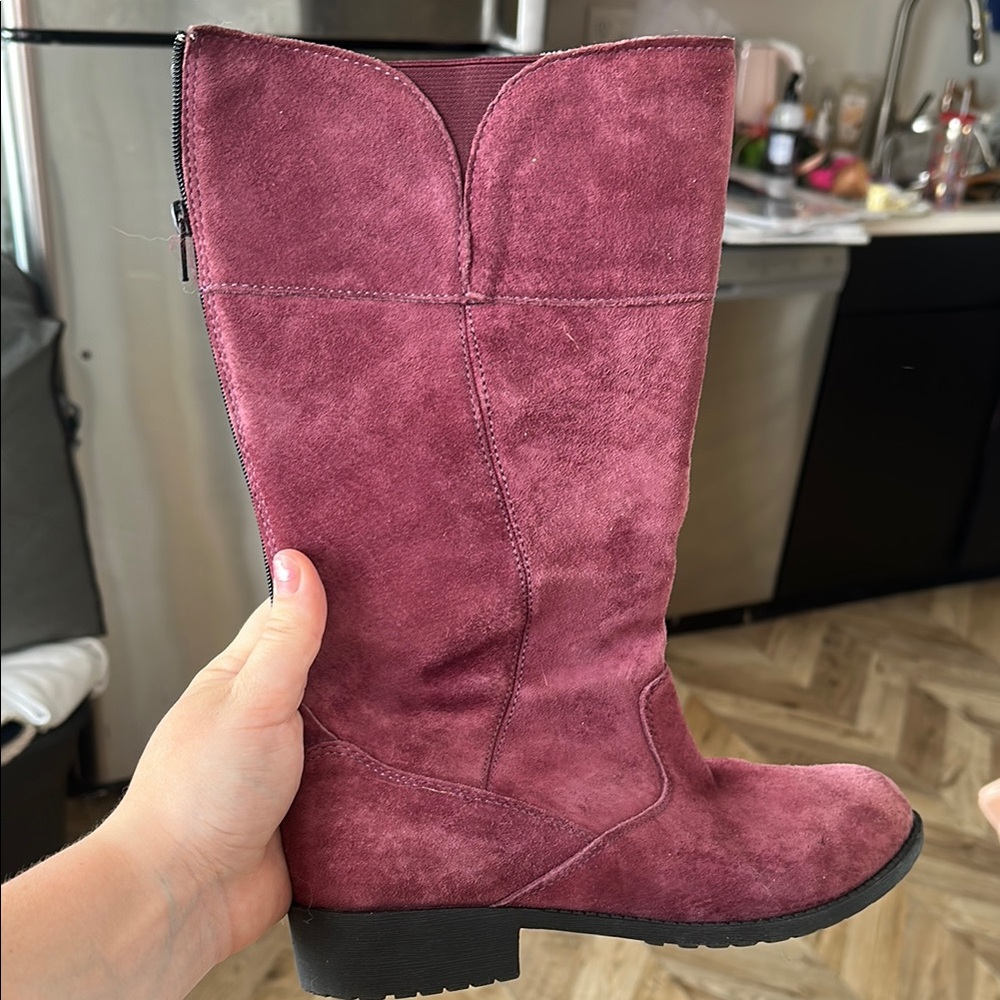 Women's Suede Boots - Burgundy